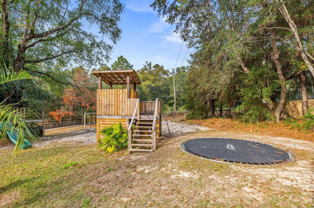 2734 Hugo Ln, Crestview FL  32539-6369 exterior