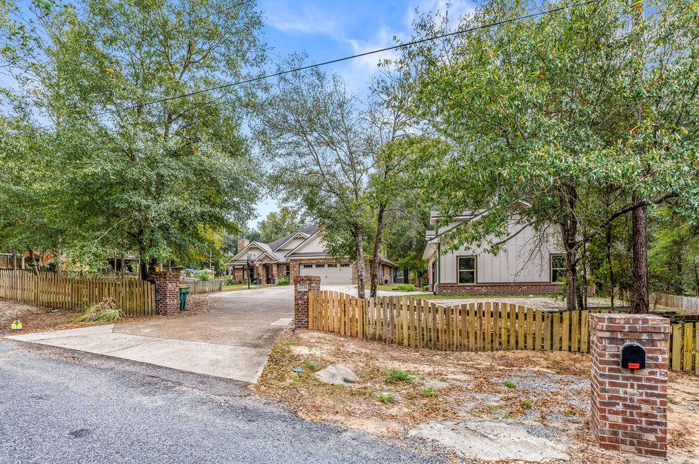 2734 Hugo Ln, Crestview FL  32539-6369 exterior