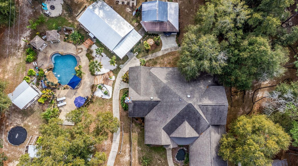 2734 Hugo Ln, Crestview FL  32539-6369 exterior