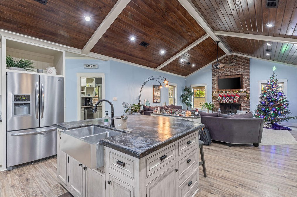 2734 Hugo Ln, Crestview FL  32539-6369 exterior