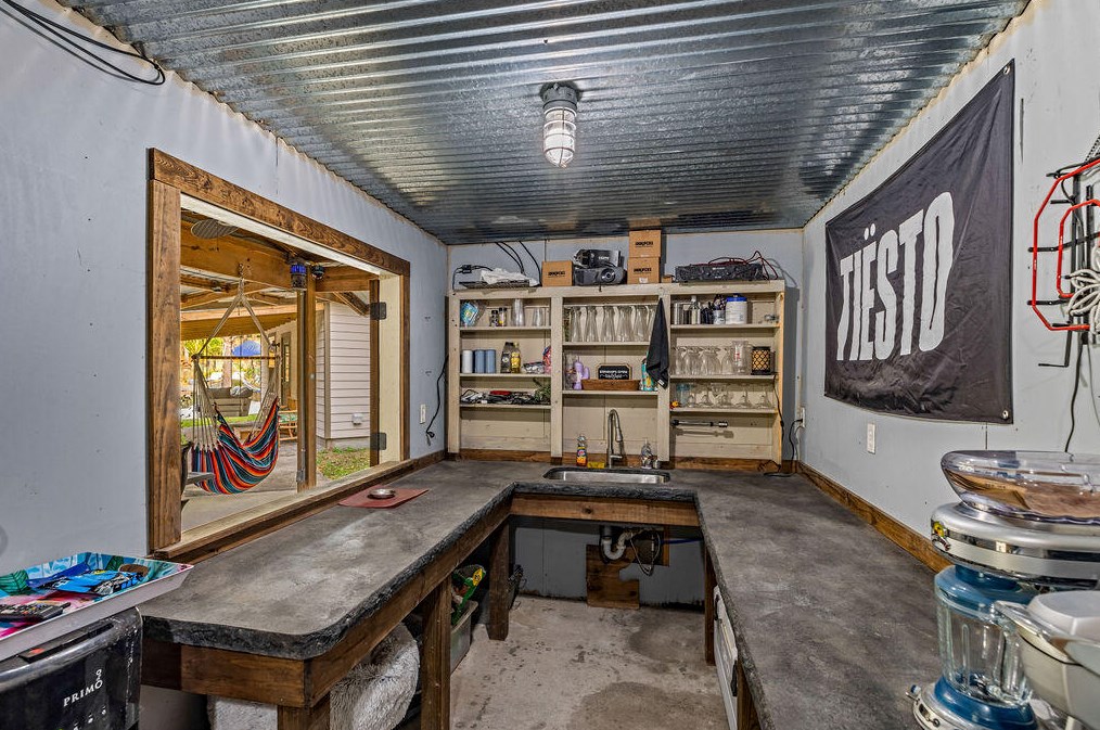 2734 Hugo Ln, Crestview FL  32539-6369 exterior