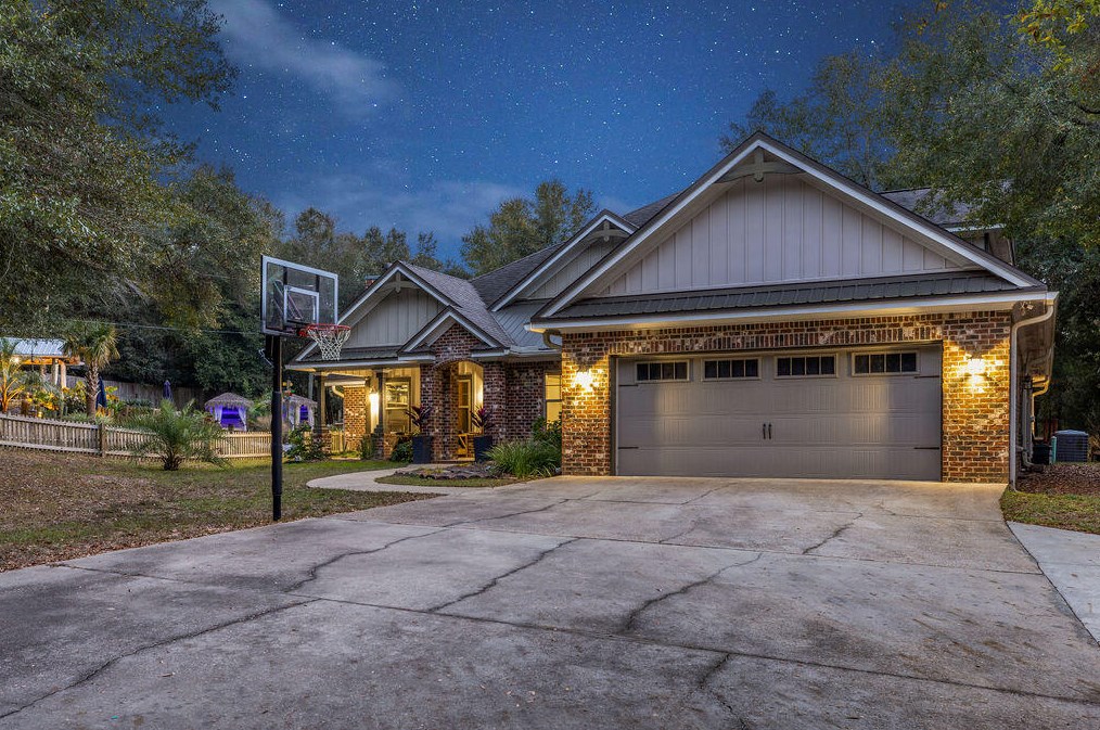 2734 Hugo Ln, Crestview FL  32539-6369 exterior
