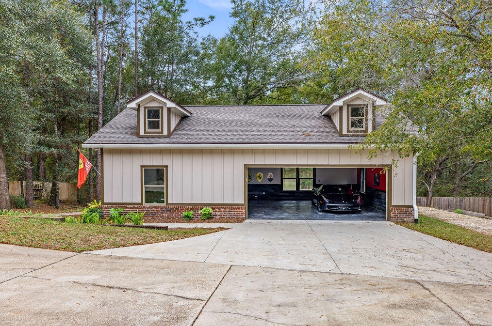 2734 Hugo Ln, Crestview FL  32539-6369 exterior