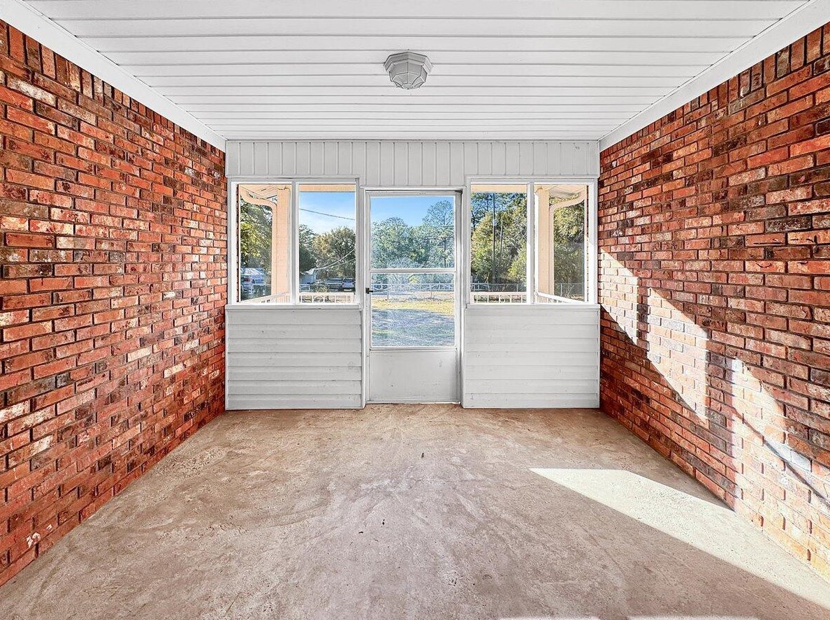 5299 Fairfield Dr, Crestview FL  32536-5415 exterior