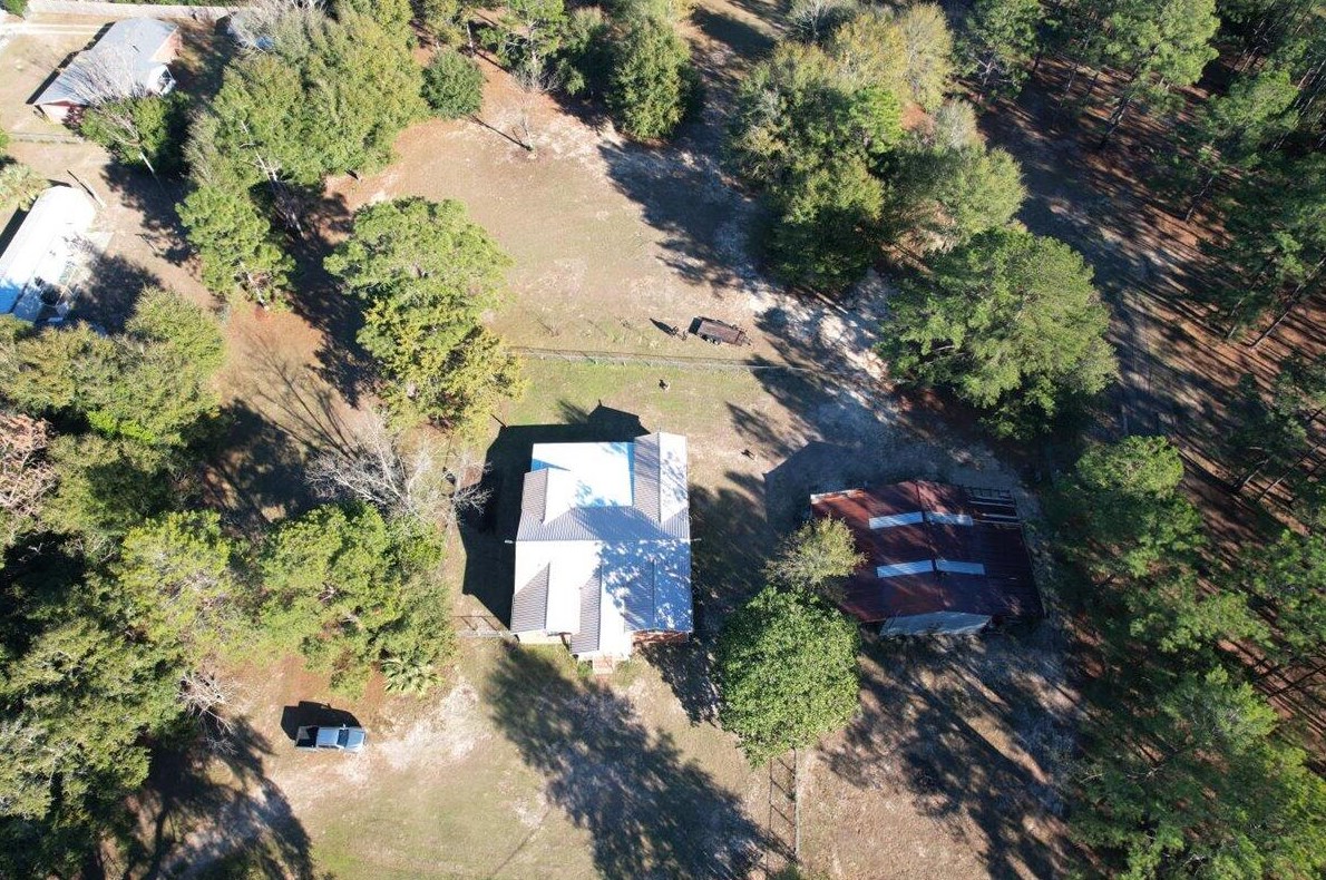 5299 Fairfield Dr, Crestview FL  32536-5415 exterior
