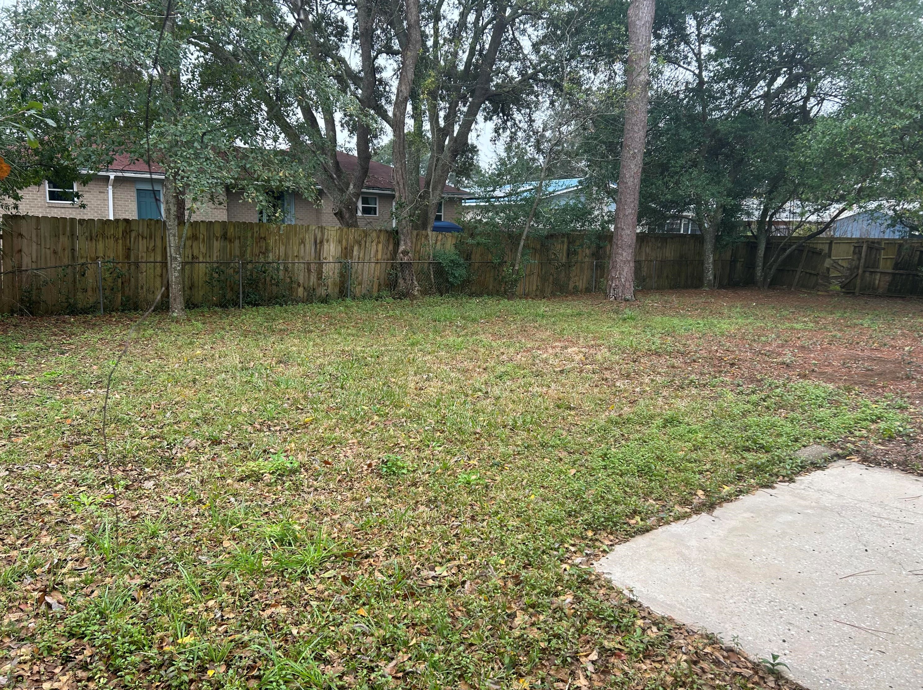 626 Mayflower Ave, Fort Walton Beach FL  32547-3166 exterior