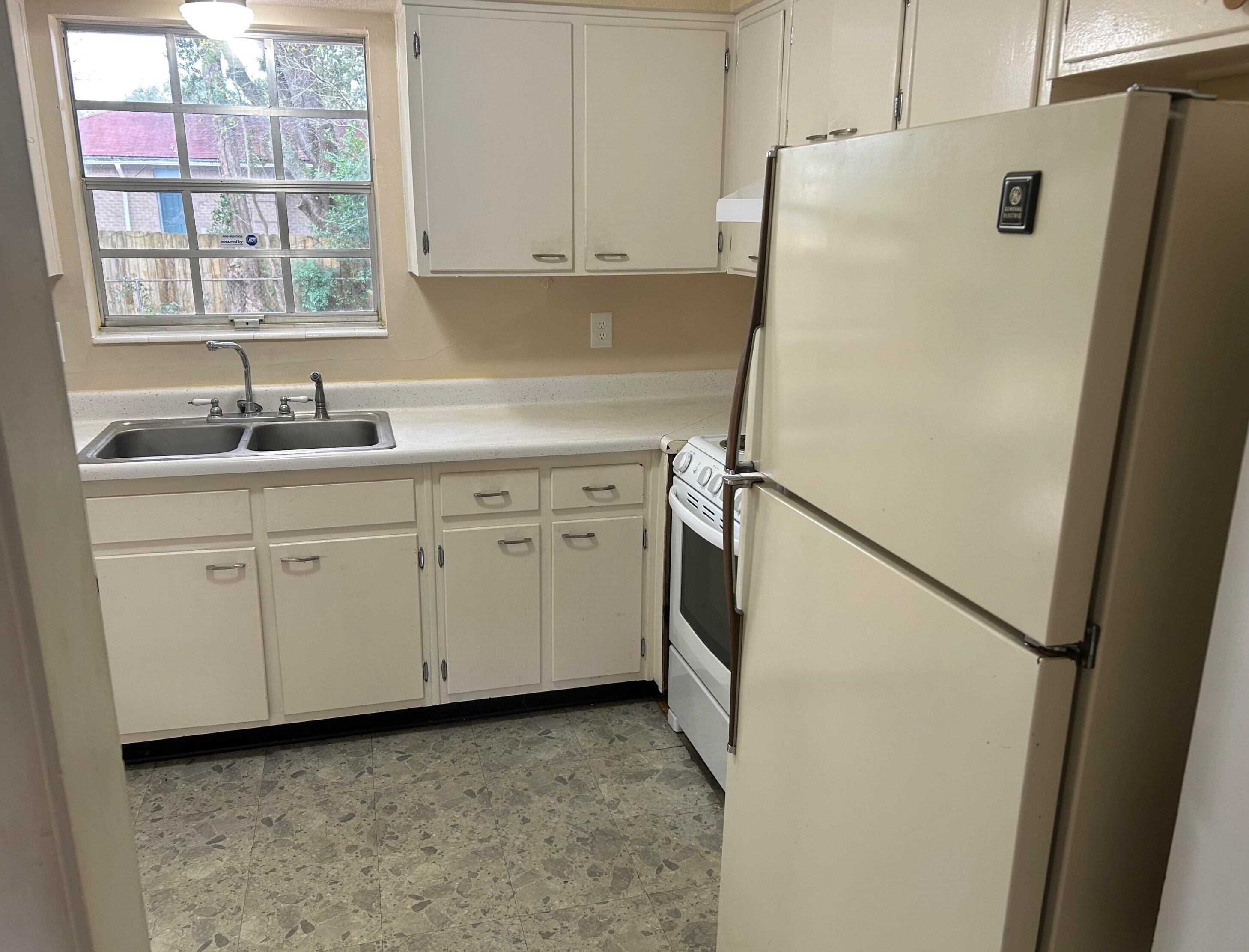 626 Mayflower Ave, Fort Walton Beach FL  32547-3166 exterior