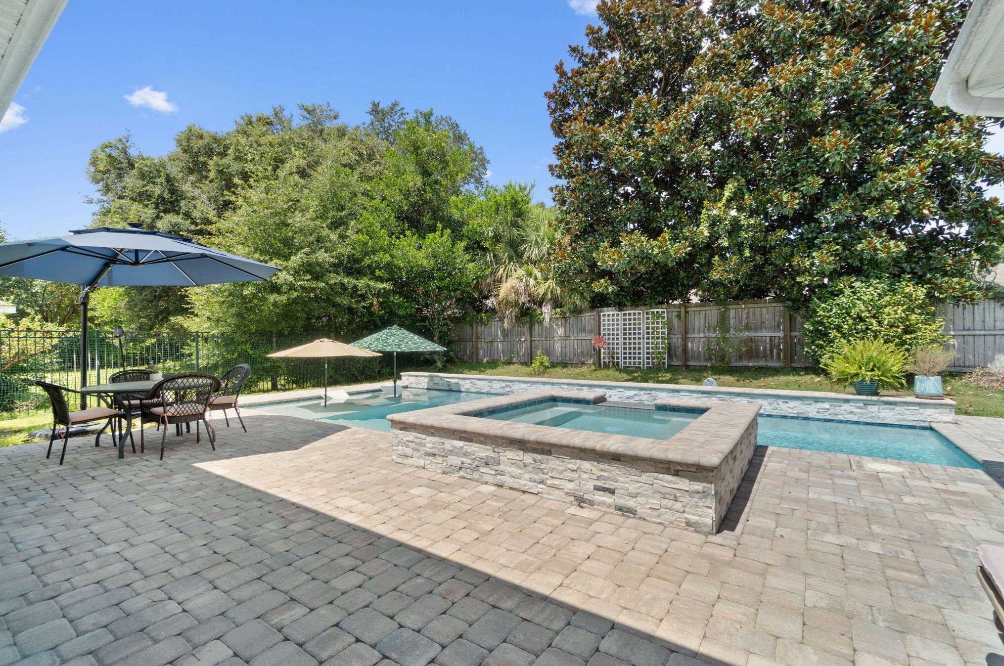 2895 Chanterelle Cv, Crestview FL  32539-4356 exterior