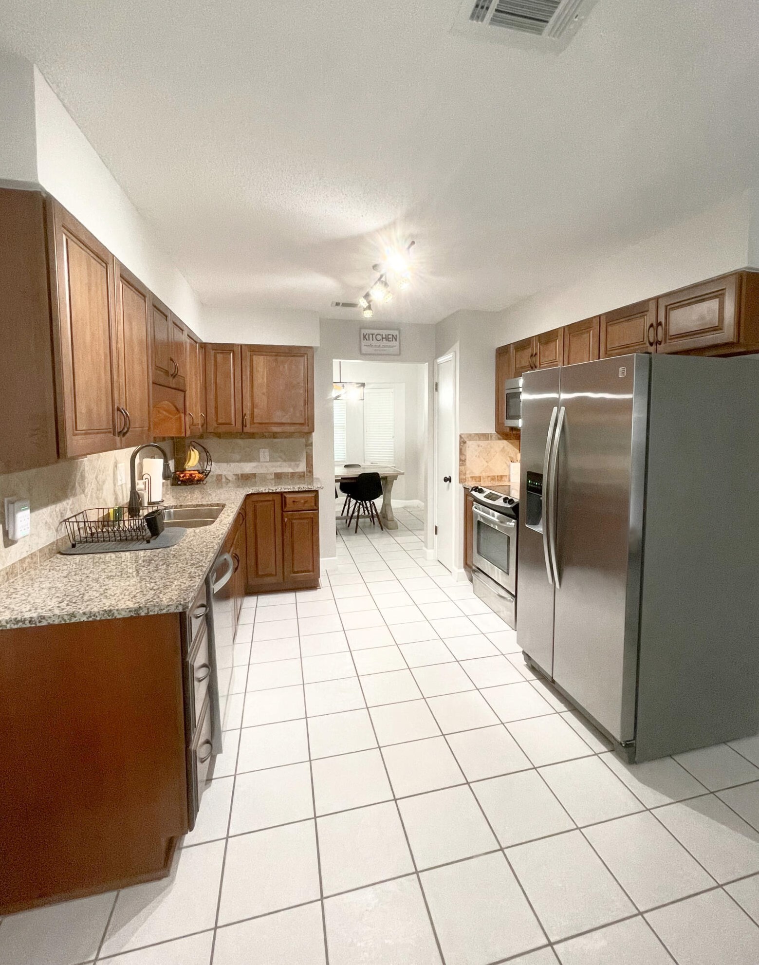 220 Lakeside Ln, Mary Esther FL  32569-1459 exterior