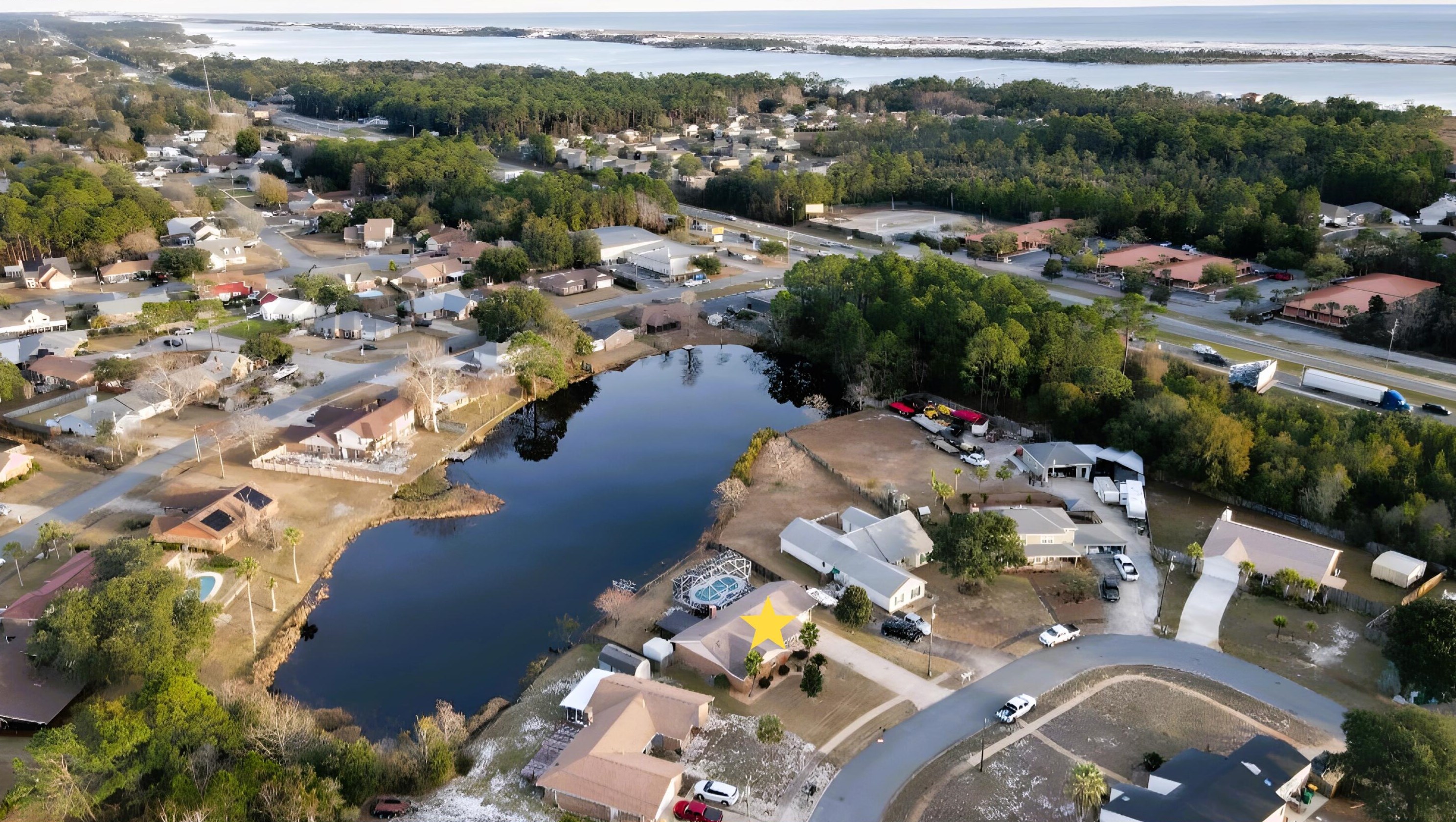 220 Lakeside Ln, Mary Esther FL  32569-1459 exterior