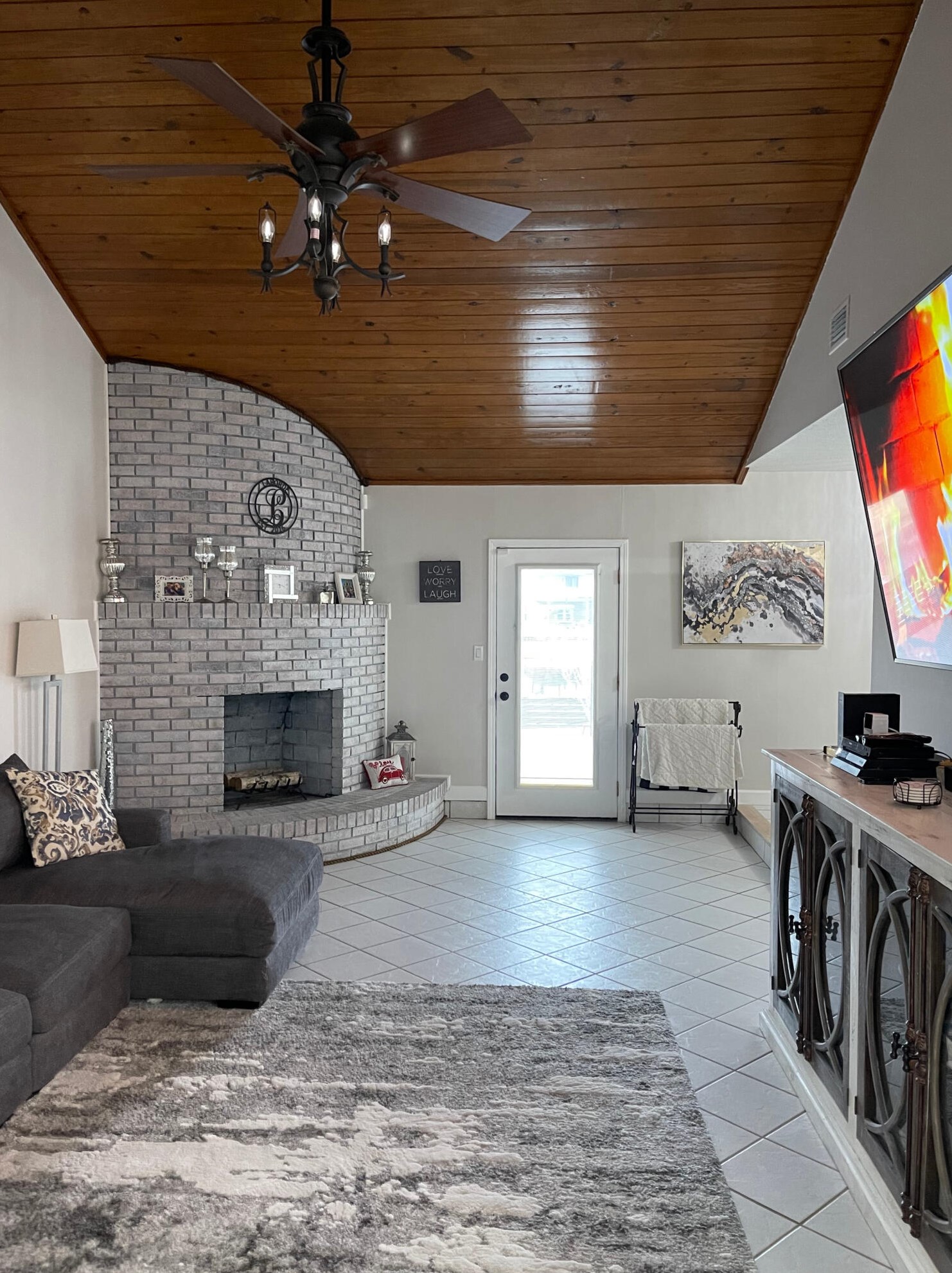 220 Lakeside Ln, Mary Esther FL  32569-1459 exterior