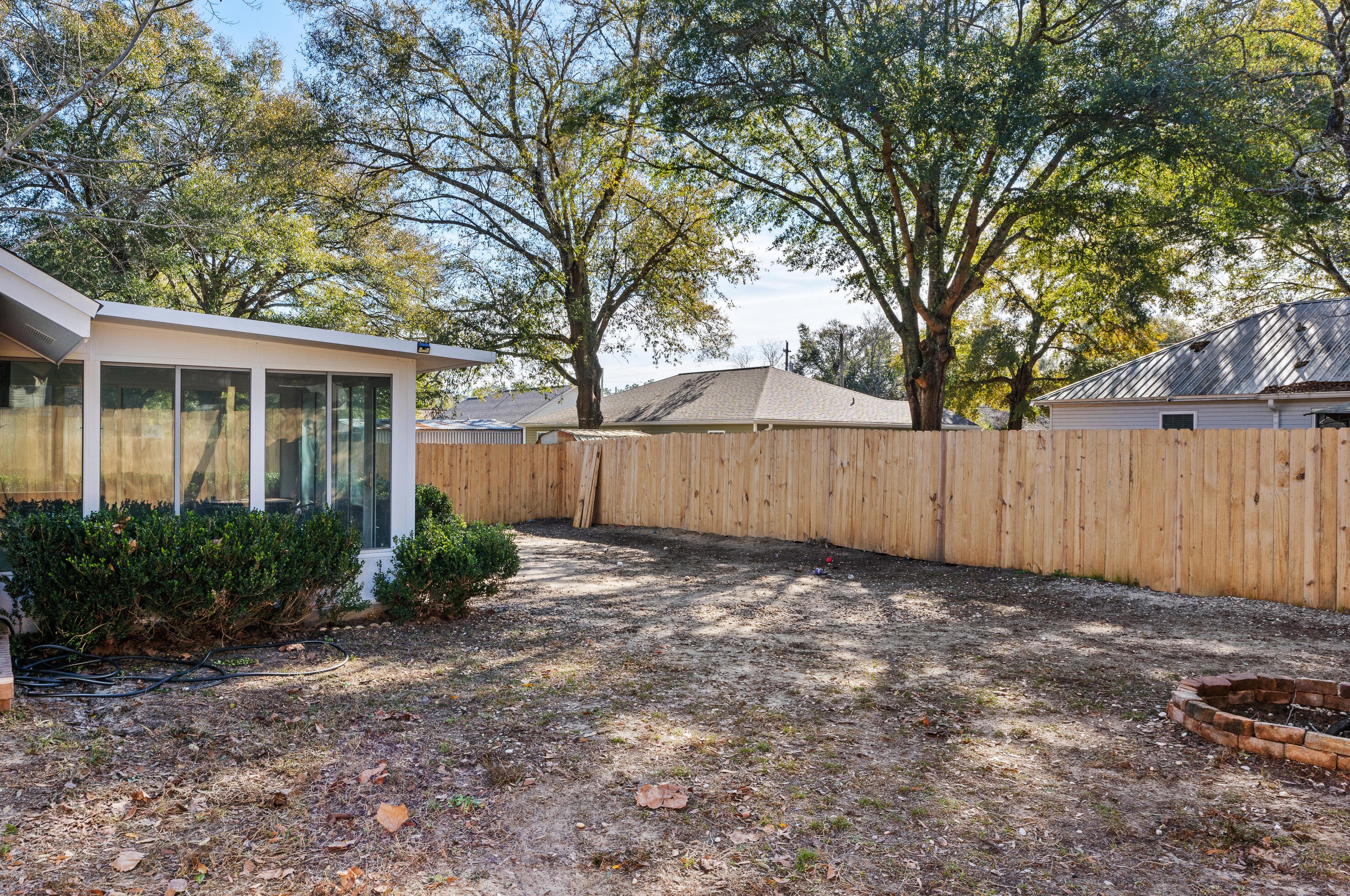 513 White Oak Ln, Crestview FL  32539-8396 exterior