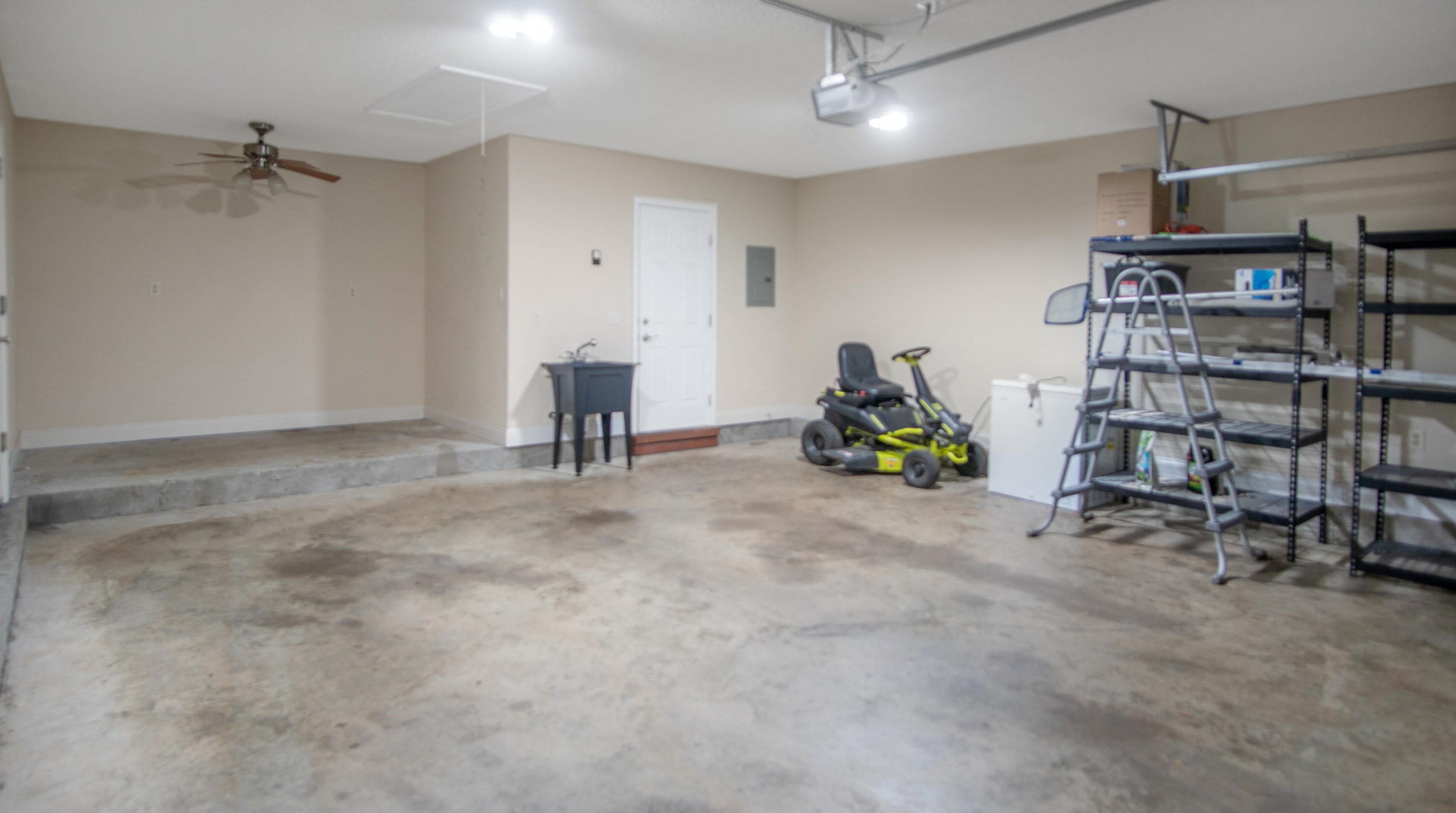 121 Hillwood Dr, Crestview FL  32539-8501 exterior