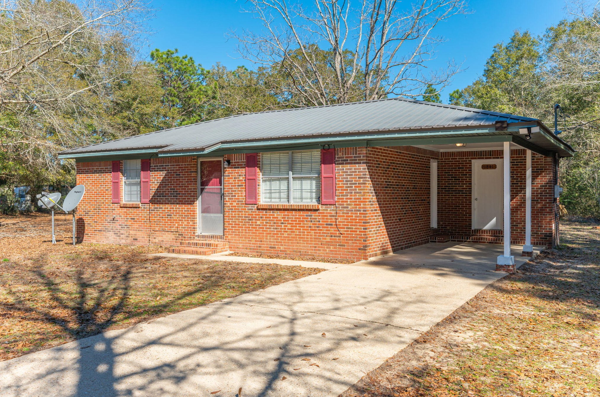 1841 County Highway 183, Defuniak Springs FL  32433-4360 exterior