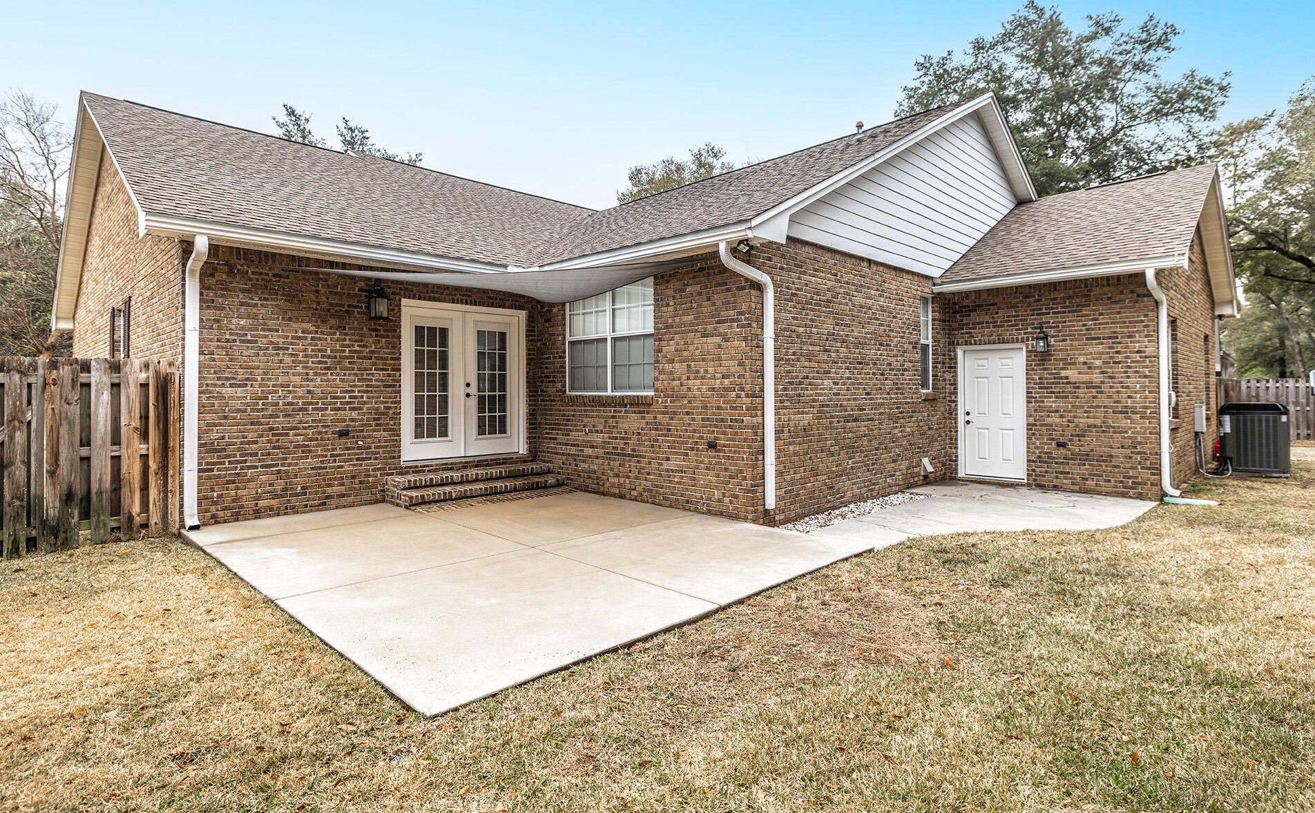 1729 Bolton Village Ln, Niceville FL  32578-8739 exterior