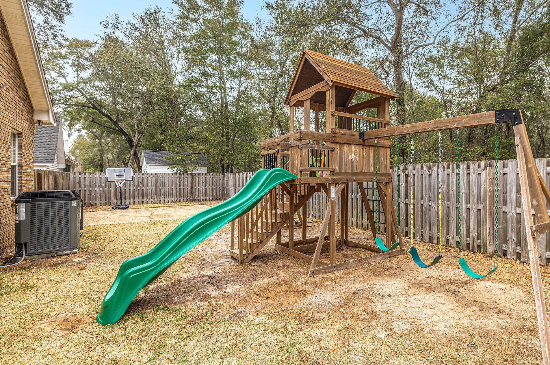 1729 Bolton Village Ln, Niceville FL  32578-8739 exterior