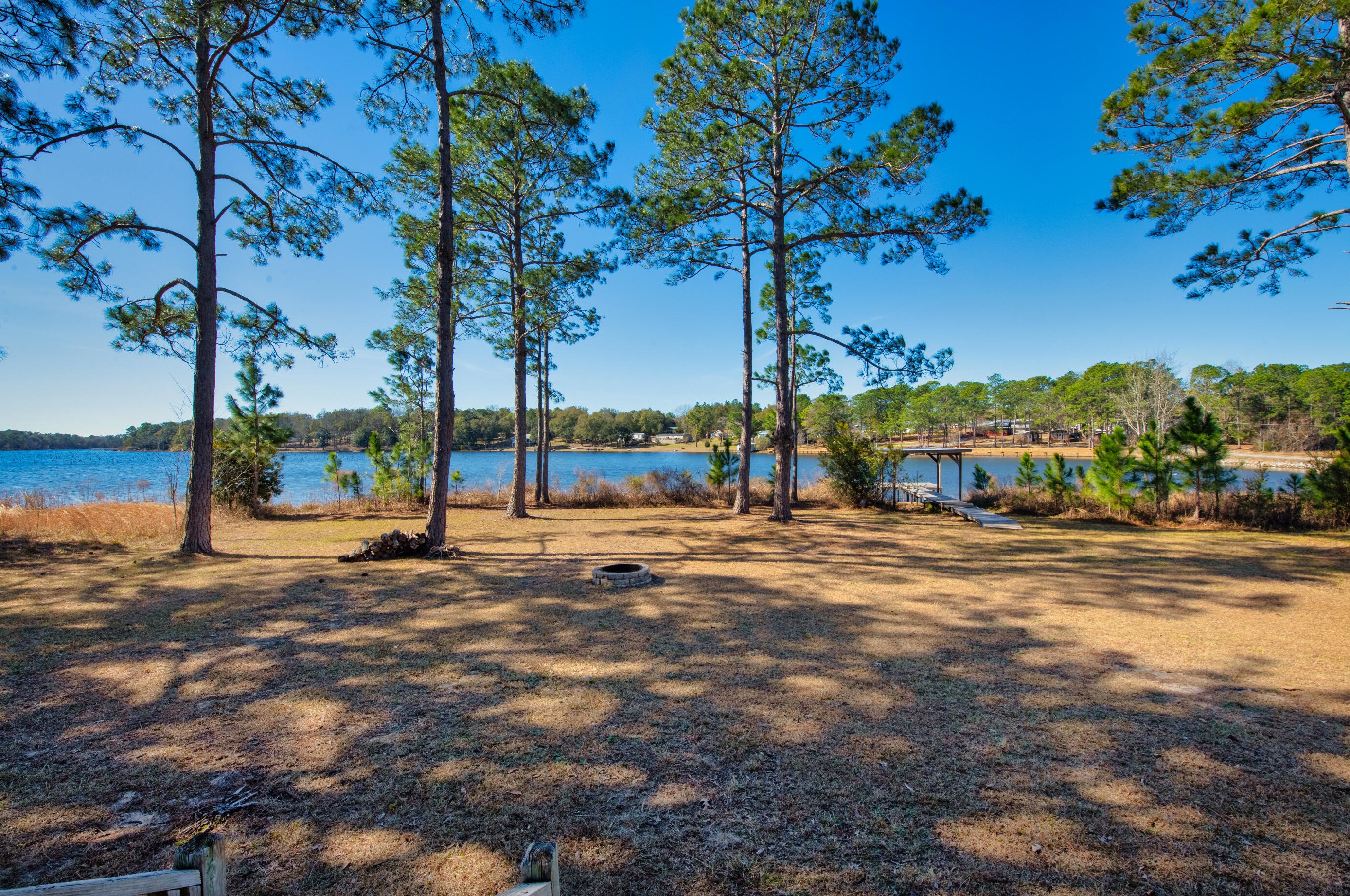 566 Paradise Island Dr, Defuniak Springs FL  32433-7072 exterior