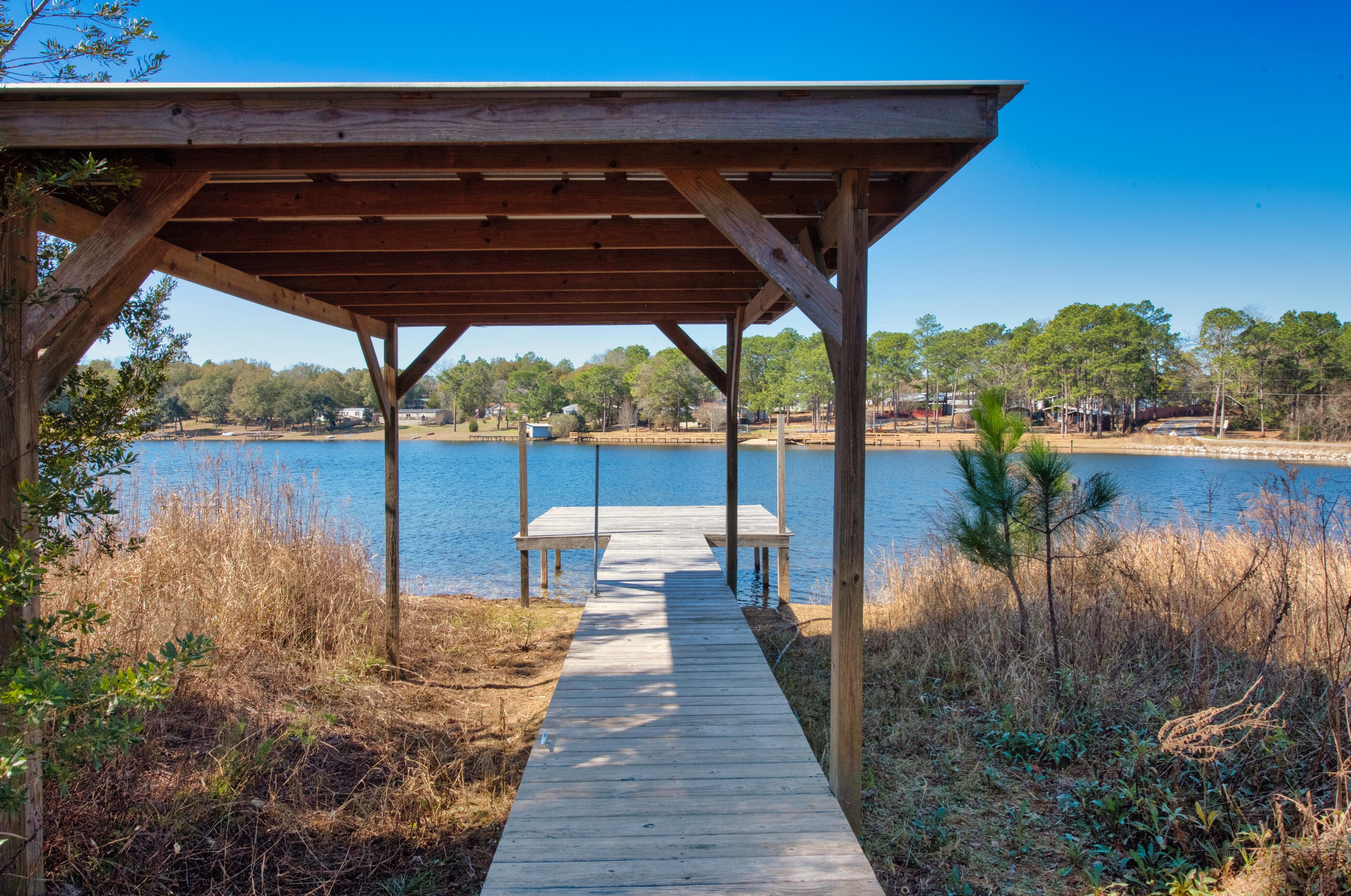 566 Paradise Island Dr, Defuniak Springs FL  32433-7072 exterior