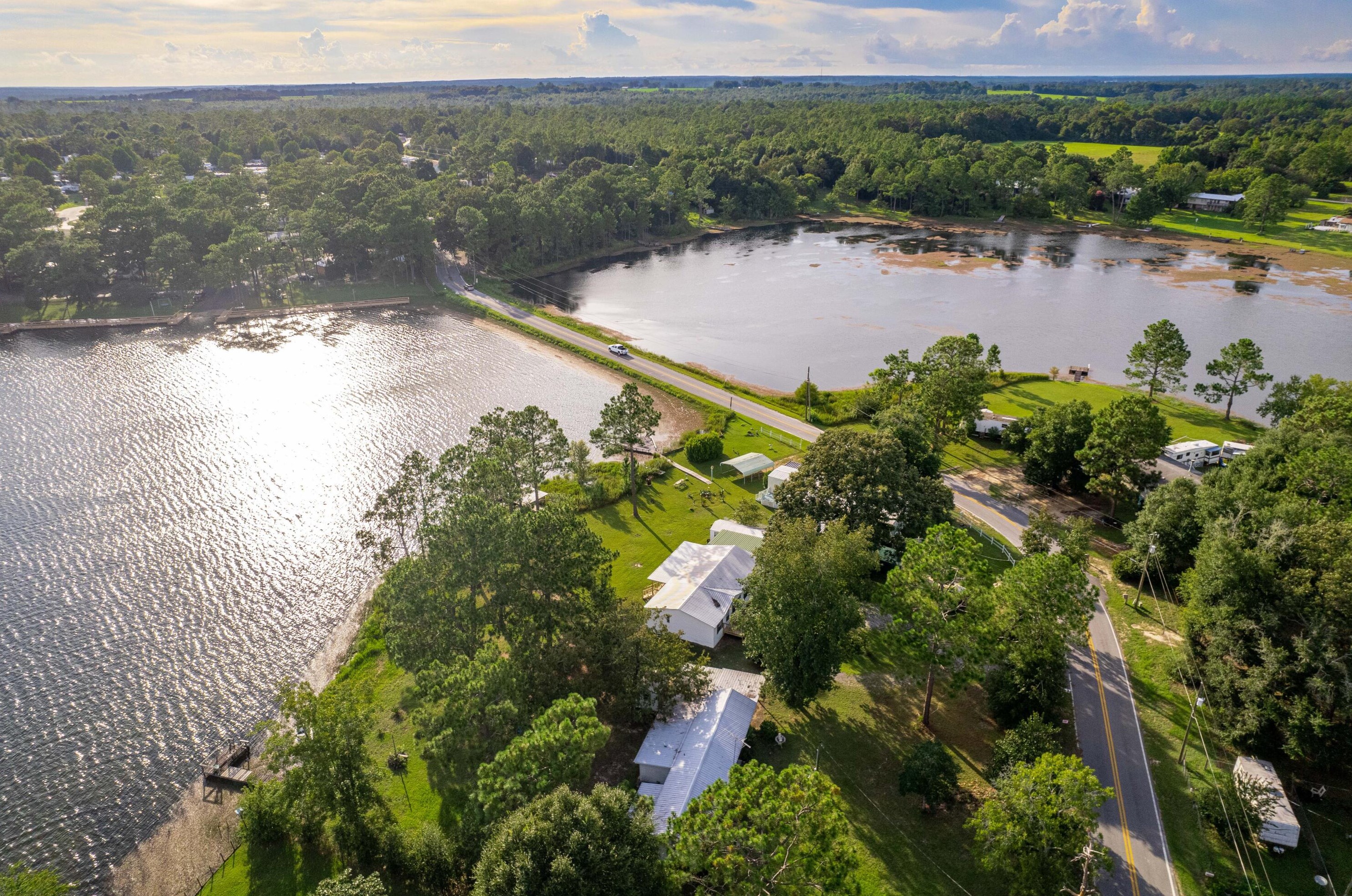 566 Paradise Island Dr, Defuniak Springs FL  32433-7072 exterior