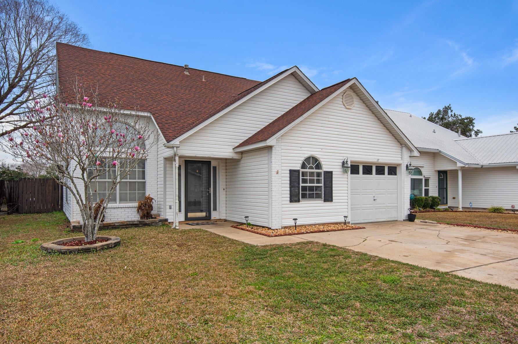 17 Ruby Cir, Mary Esther FL  32569-2600 exterior