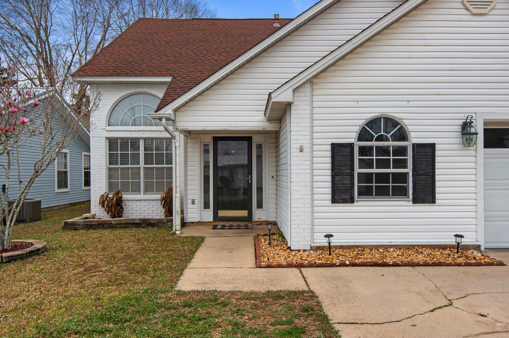 17 Ruby Cir, Mary Esther FL  32569-2600 exterior