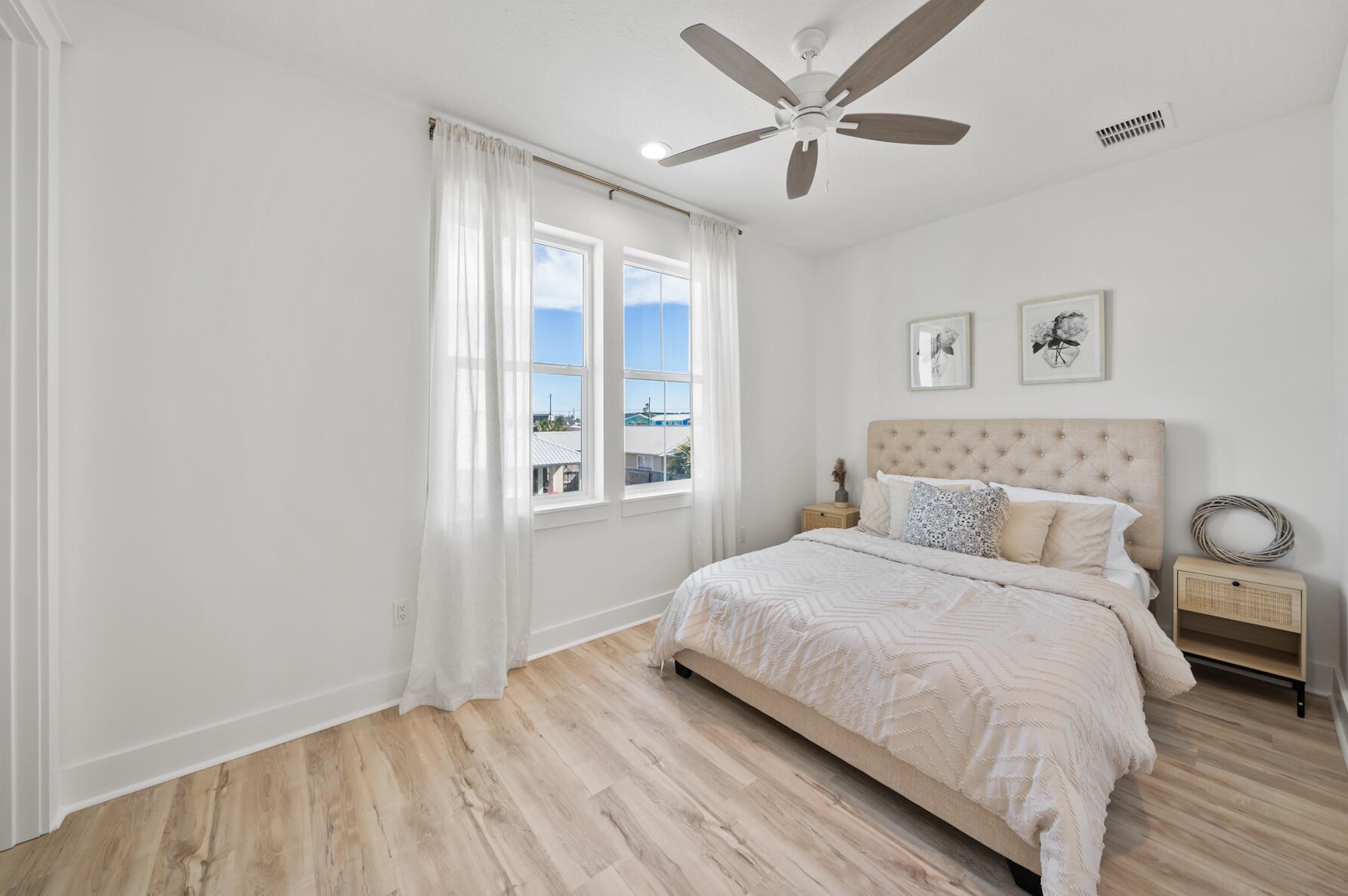 5300 Thomas Dr, Panama City FL 32408-6125 exterior