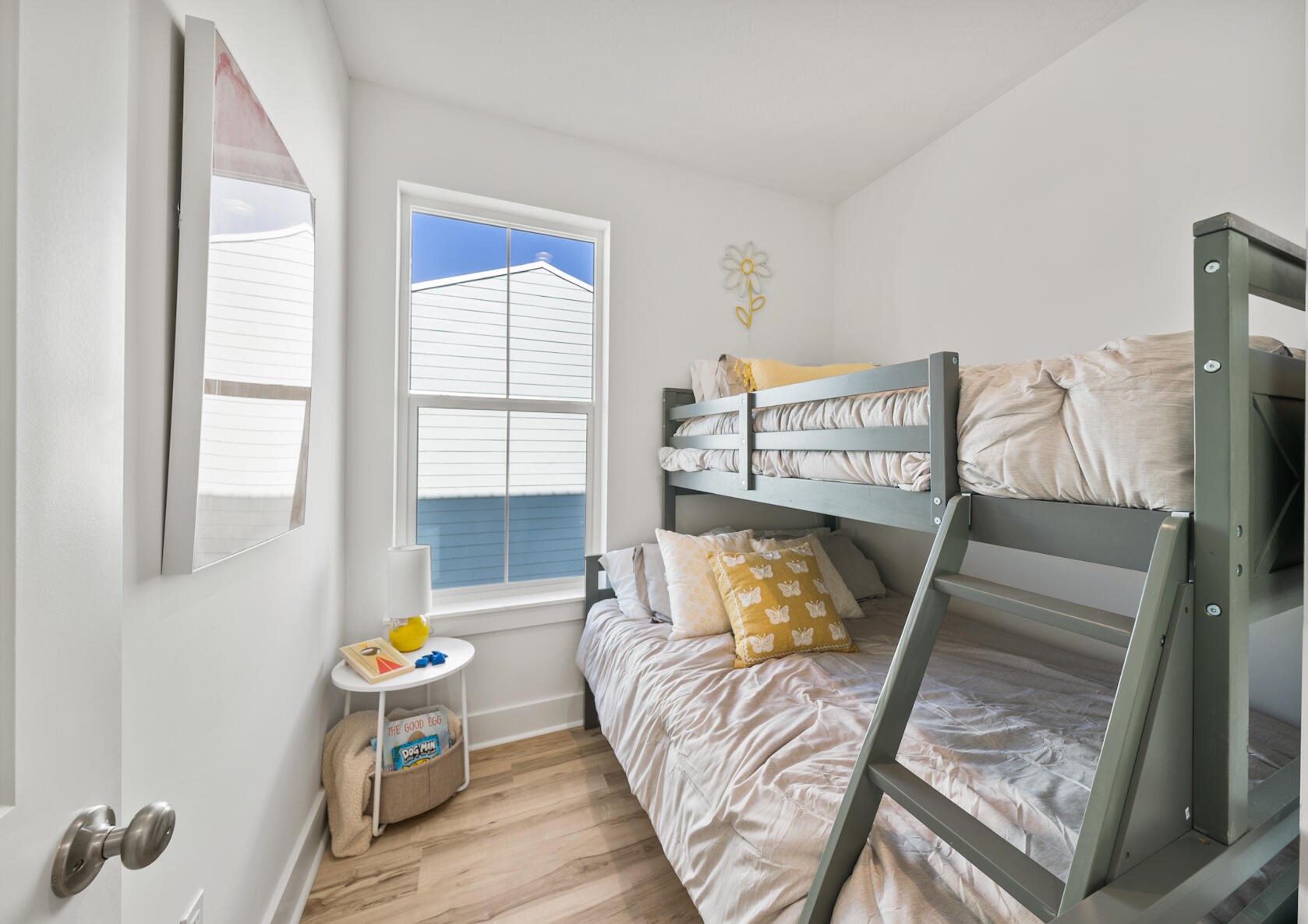 5300 Thomas Dr, Panama City FL 32408-6125 exterior