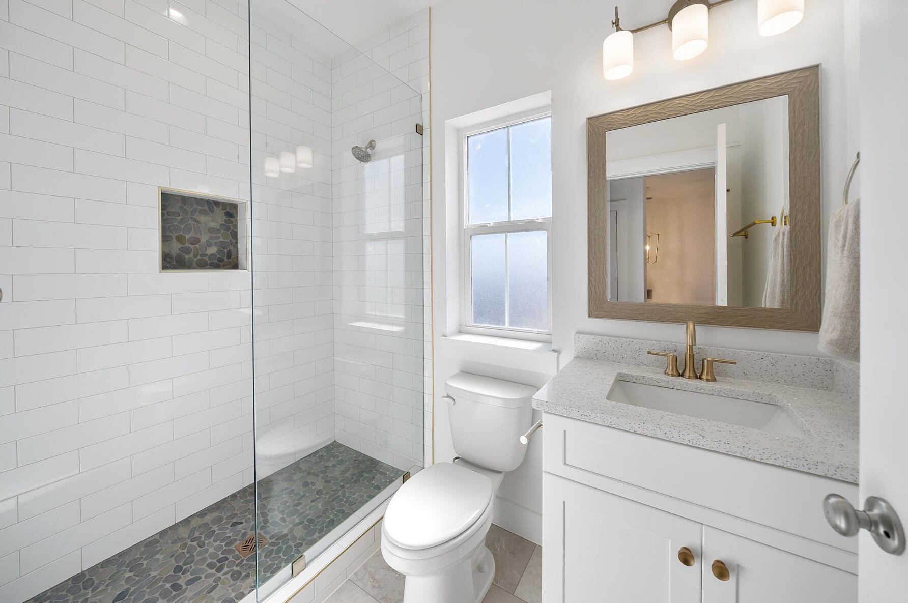 5300 Thomas Dr, Panama City FL 32408-6125 exterior