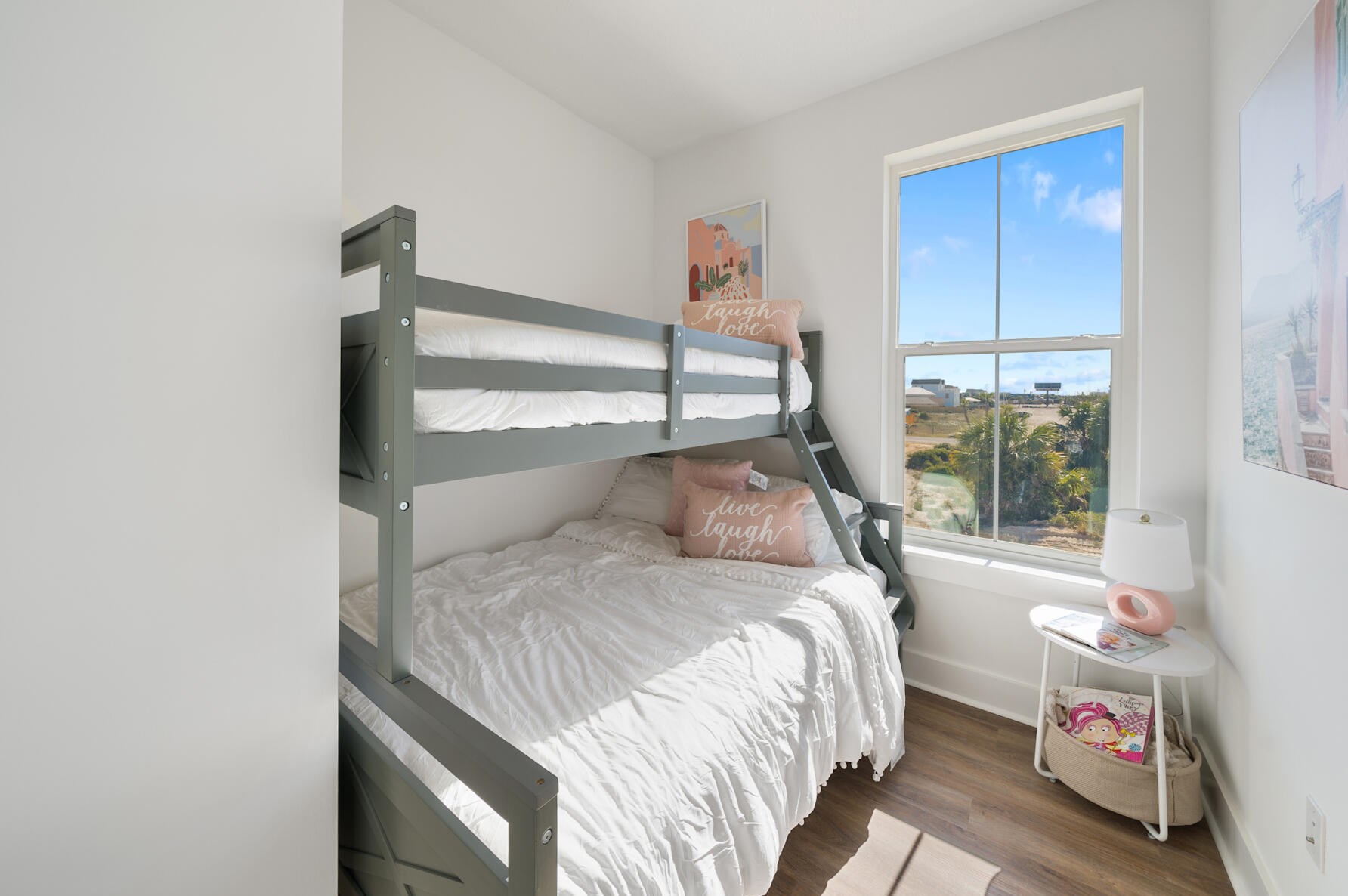 5300 Thomas Dr, Panama City FL 32408-6125 exterior