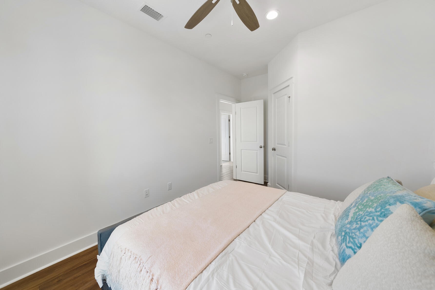 5300 Thomas Dr, Panama City FL 32408-6125 exterior