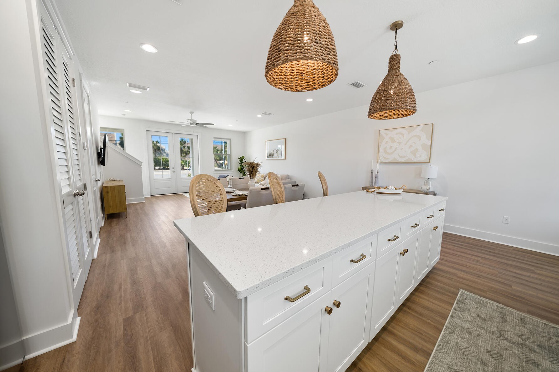 5300 Thomas Dr, Panama City FL 32408-6125 exterior