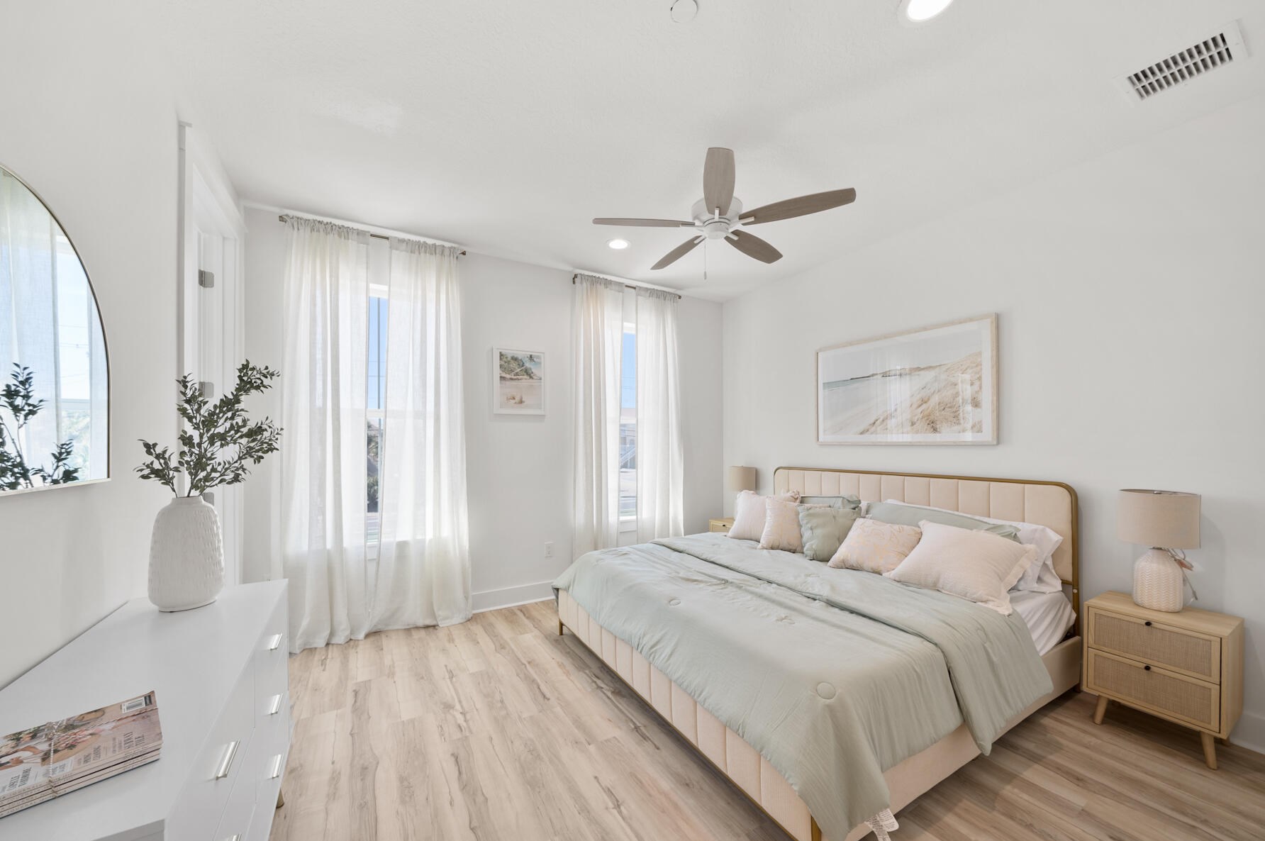 5300 Thomas Dr, Panama City FL 32408-6125 exterior