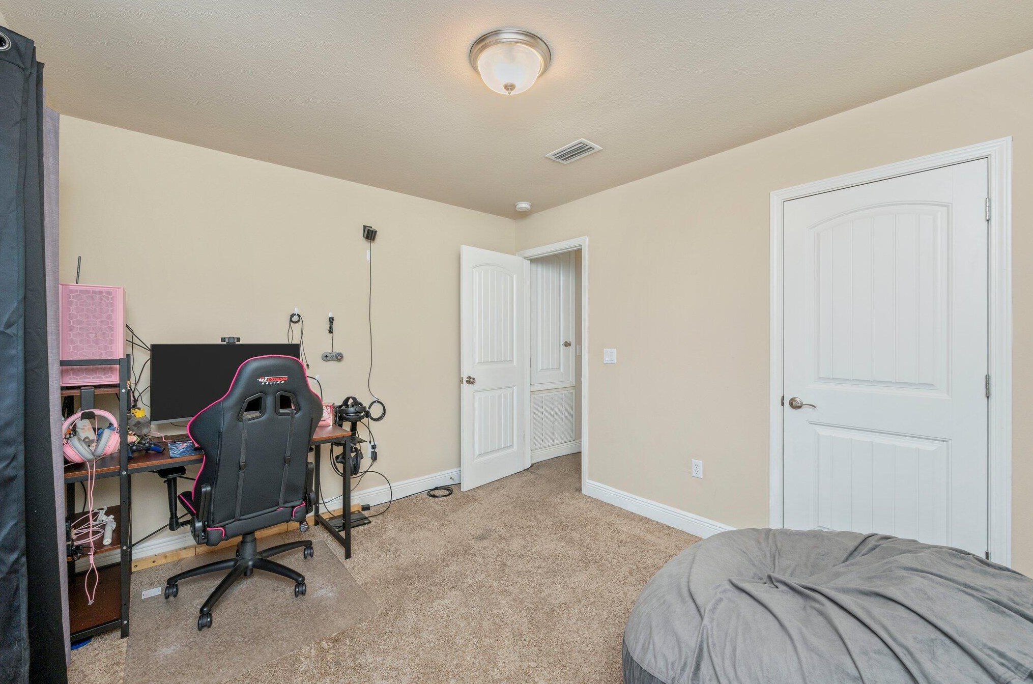 106 Strike Eagle Dr, Crestview FL  32536-2240 exterior