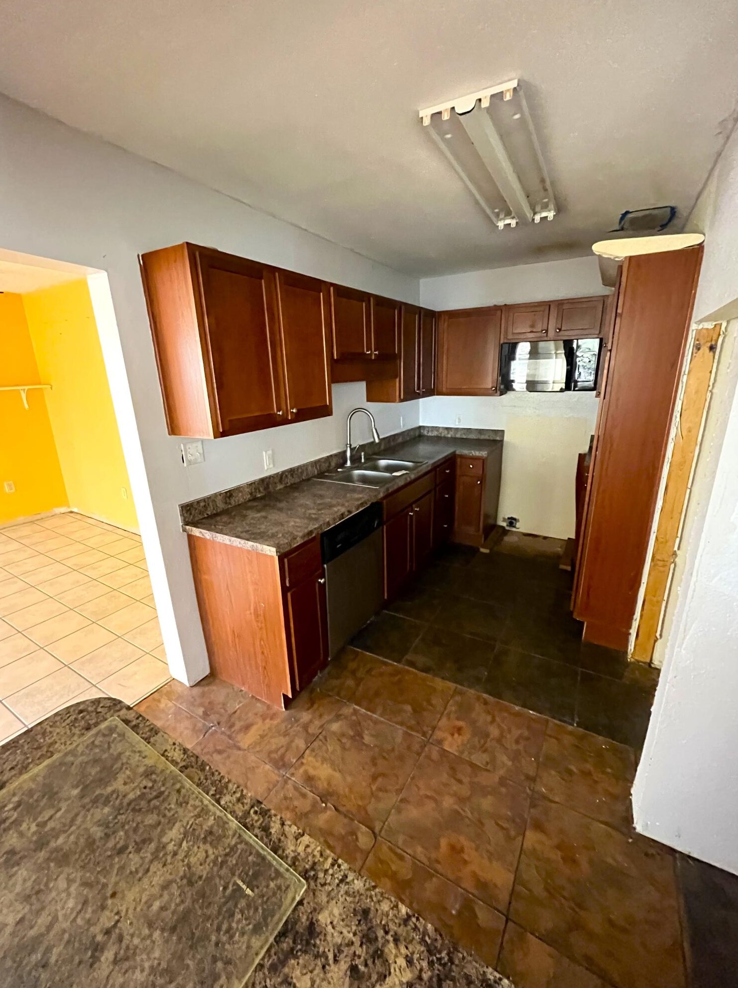 2061 G M C Ln, Crestview FL  32536-8422 exterior