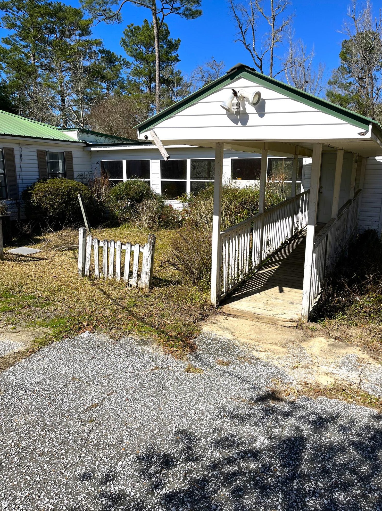 2061 G M C Ln, Crestview FL  32536-8422 exterior