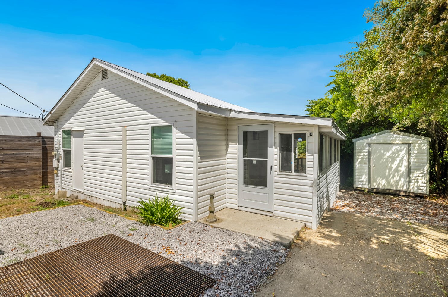 204 3 St, Panama City FL 32401-4832 exterior