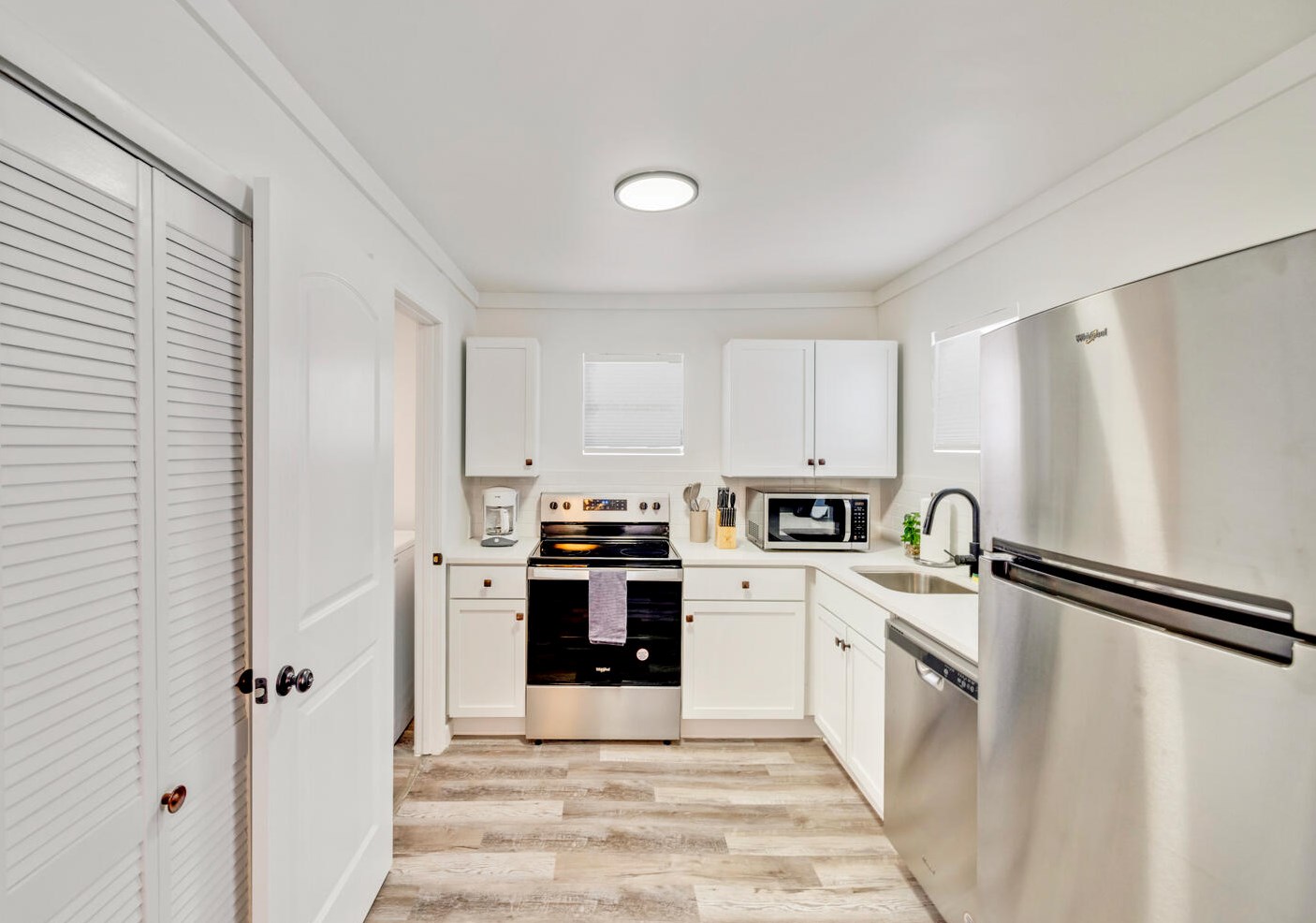 204 3 St, Panama City FL 32401-4832 exterior