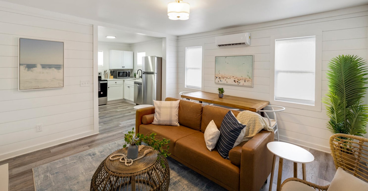 204 3 St, Panama City FL 32401-4832 exterior