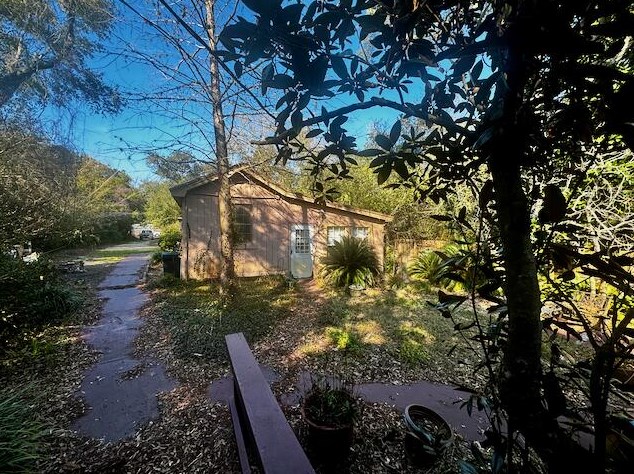 325 Miracle Strip Pkwy, Mary Esther FL  32569-1833 exterior