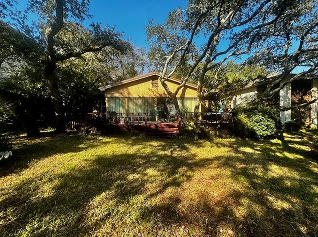 325 Miracle Strip Pkwy, Mary Esther FL  32569-1833 exterior
