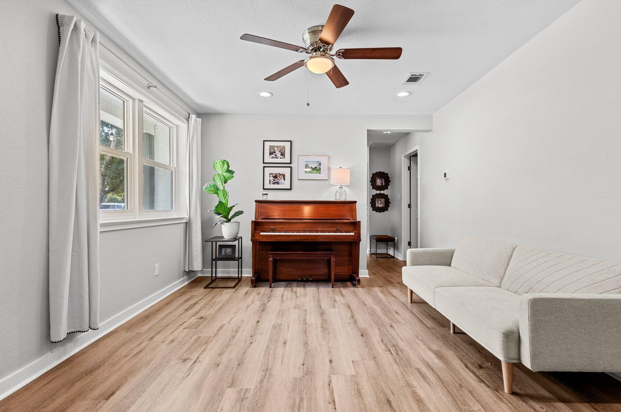 24 Bay Dr, Fort Walton Beach FL  32548-5166 exterior