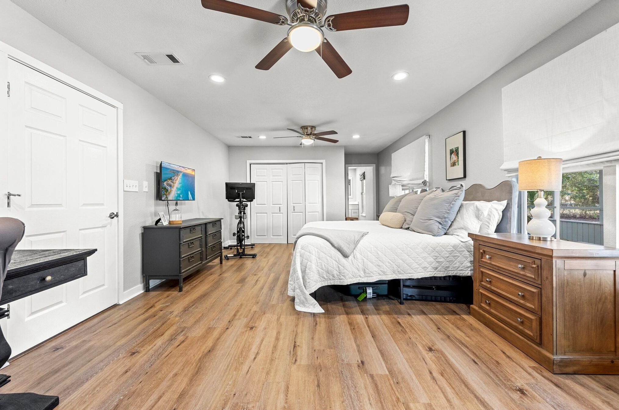 24 Bay Dr, Fort Walton Beach FL  32548-5166 exterior