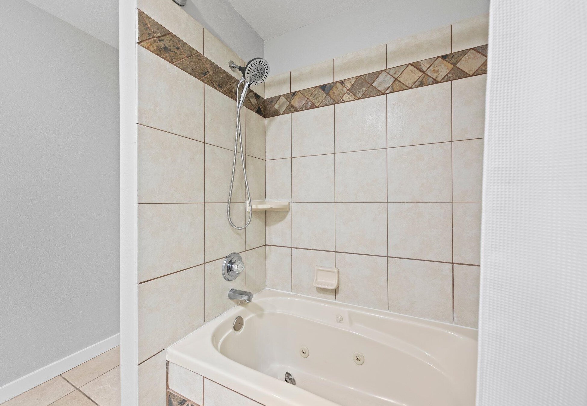 24 Bay Dr, Fort Walton Beach FL  32548-5166 exterior