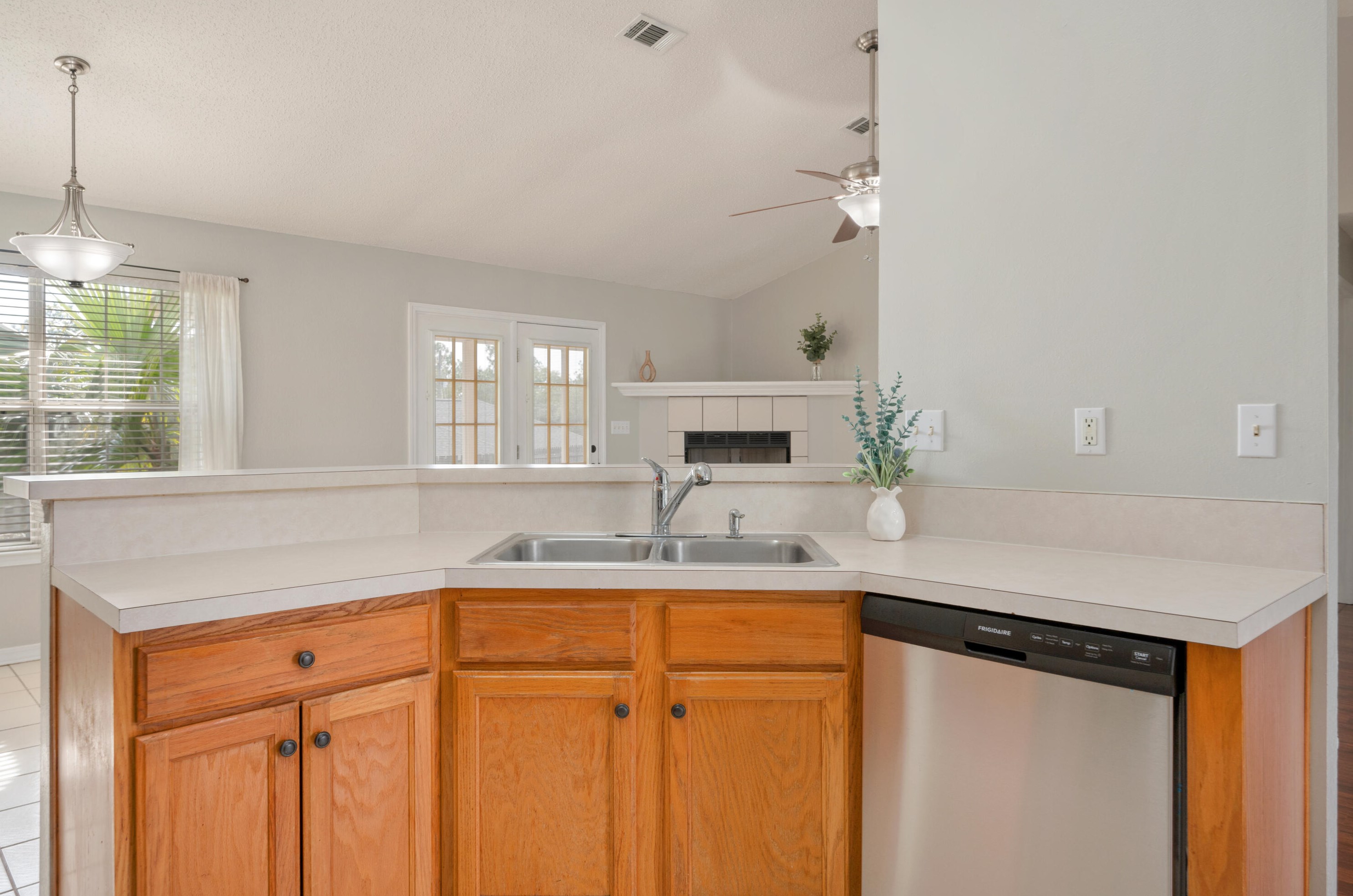 396 Riverchase Blvd, Crestview FL  32536-4297 exterior