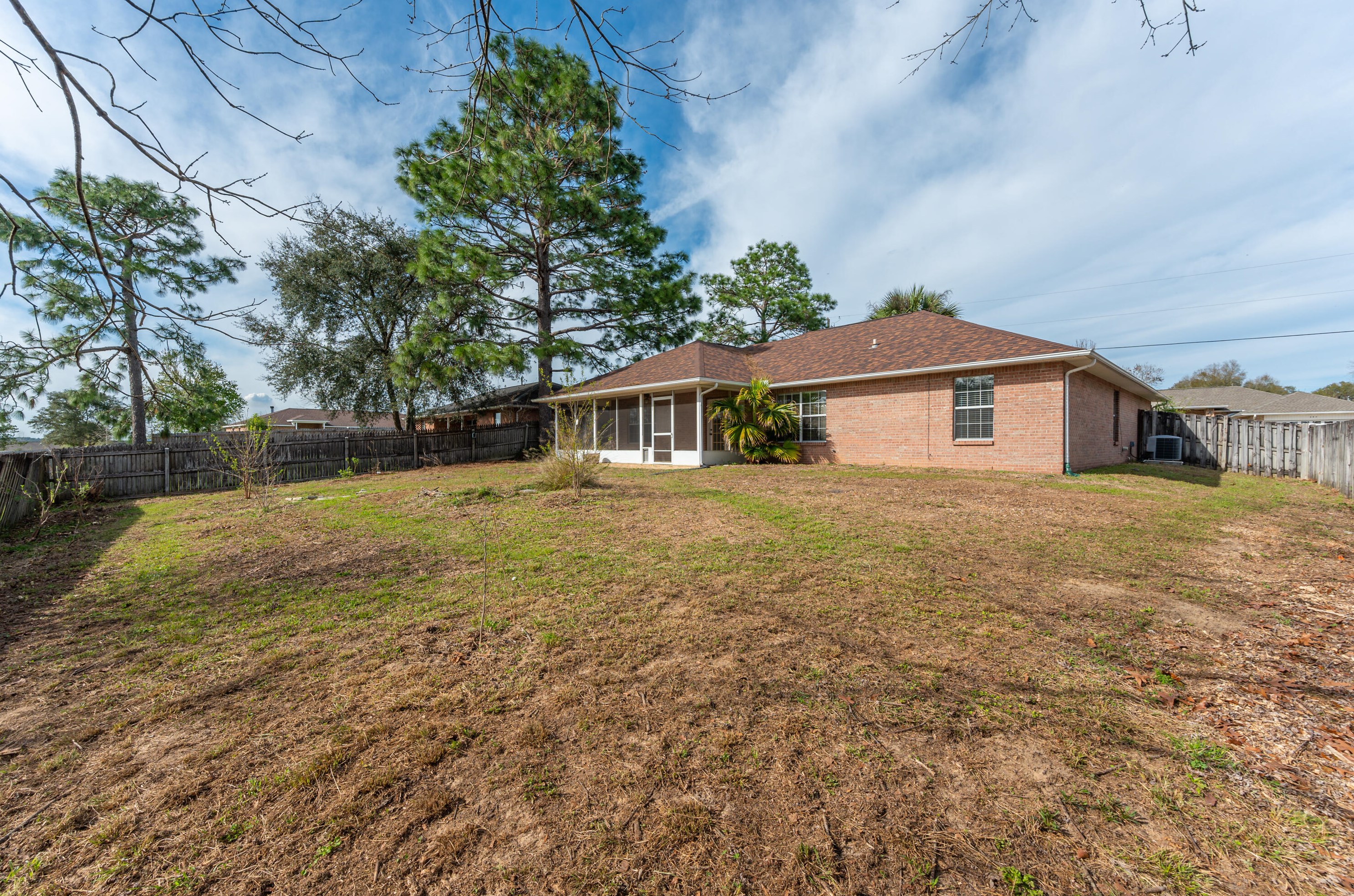 396 Riverchase Blvd, Crestview FL  32536-4297 exterior
