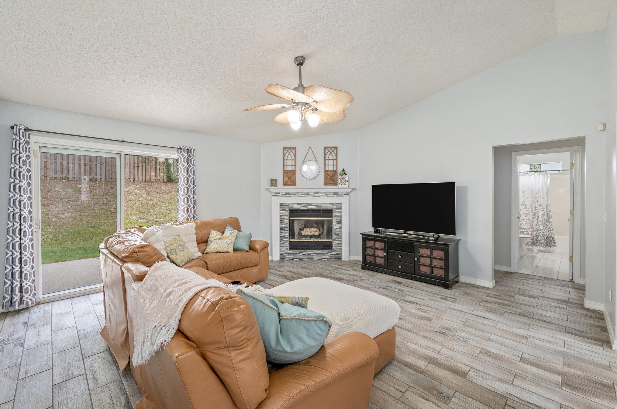 1246 Northview Dr, Crestview FL  32536-2211 exterior