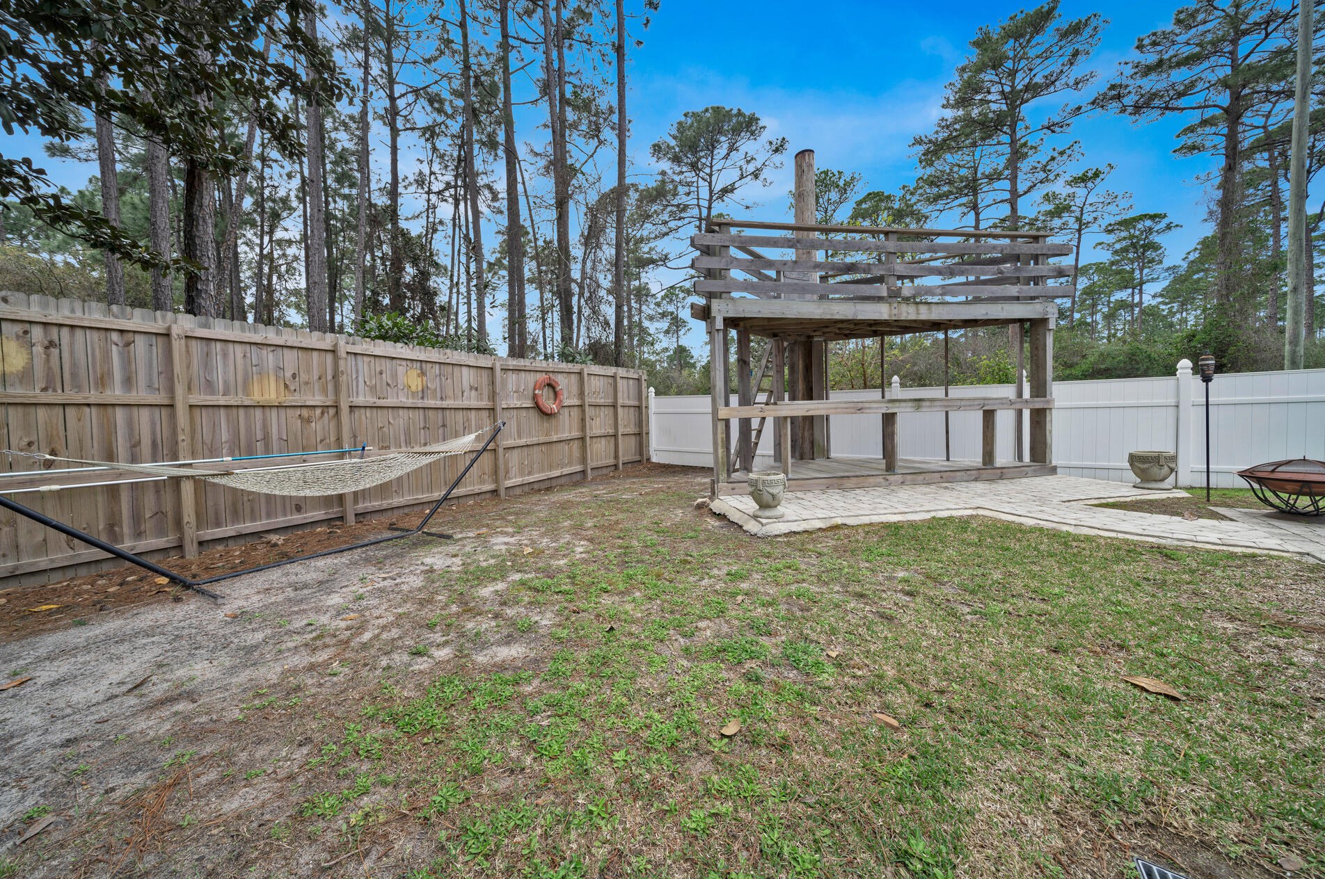 209 Santa Barbara Ave, Santa Rosa Beach FL  32459-4023 exterior