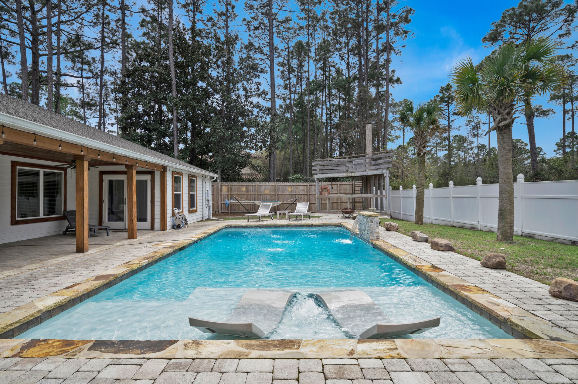 209 Santa Barbara Ave, Santa Rosa Beach FL  32459-4023 exterior