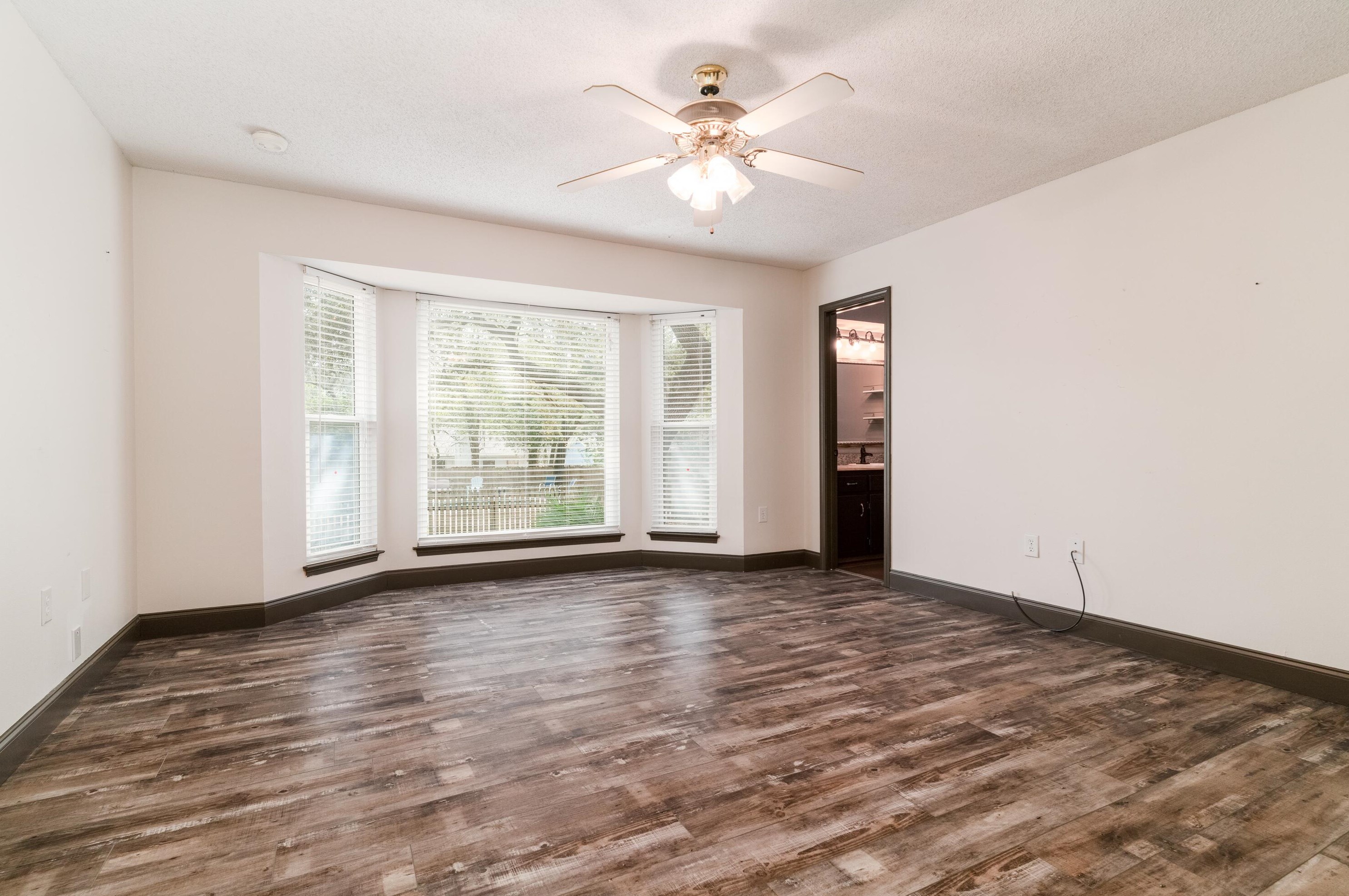 944 Ridgewood Way, Niceville FL  32578-4207 exterior