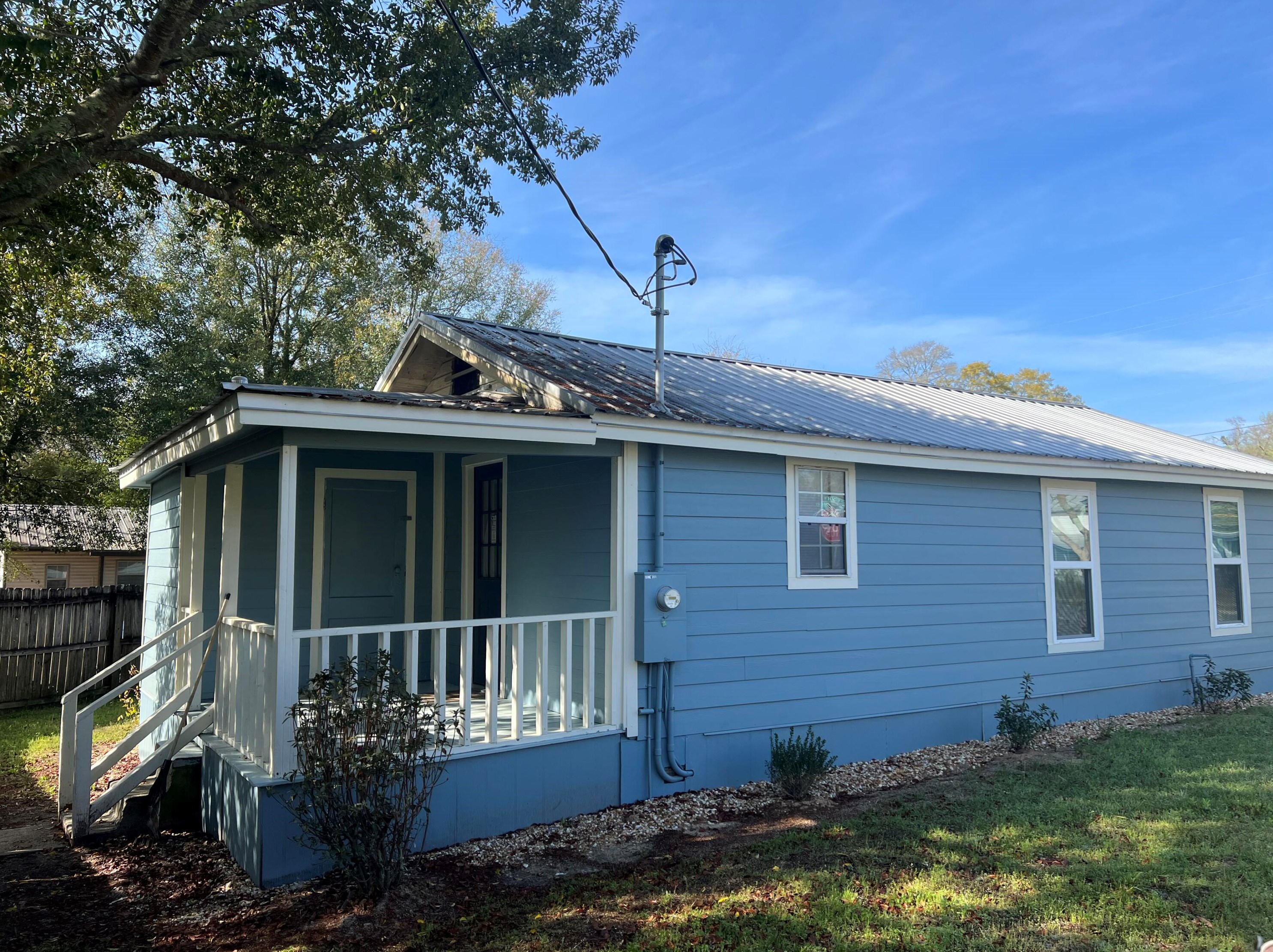 709 11th St, Defuniak Springs FL  32435-3327 exterior